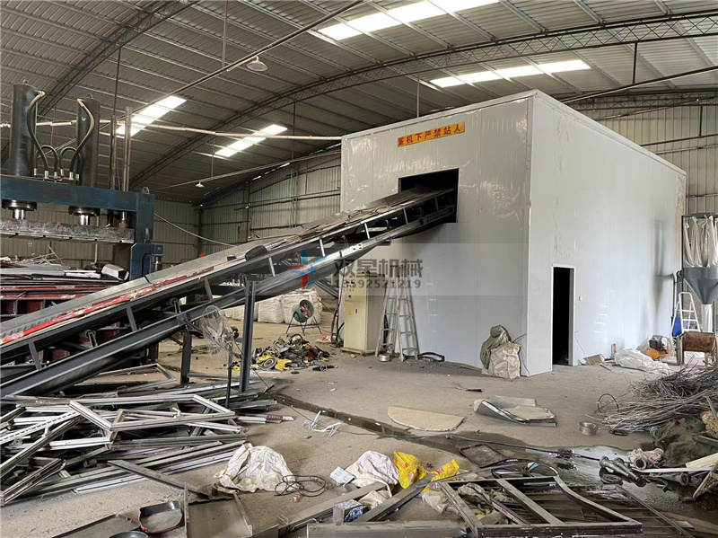 鋁合金破碎機設備的價格取決於其型號、規格、產能和品牌等因素。因此，無法給出具體的價格。一般而言，鋁合金破碎機設備的價格在幾千到數十萬元人民幣不等。